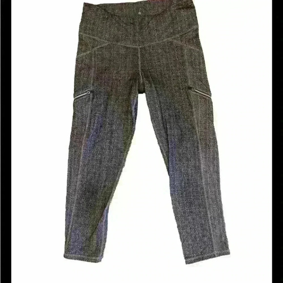 Athleta Capri leggings Grey Size Small with zippers - Picture 2 of 4